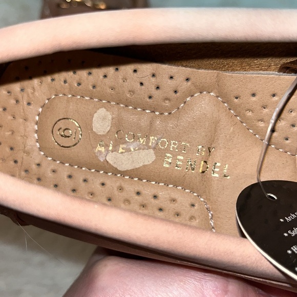 Alexis Bendel Blush Tan w/Gold Hardware Slip-on Loafer Boat shoes womens:6 - Picture 8 of 12